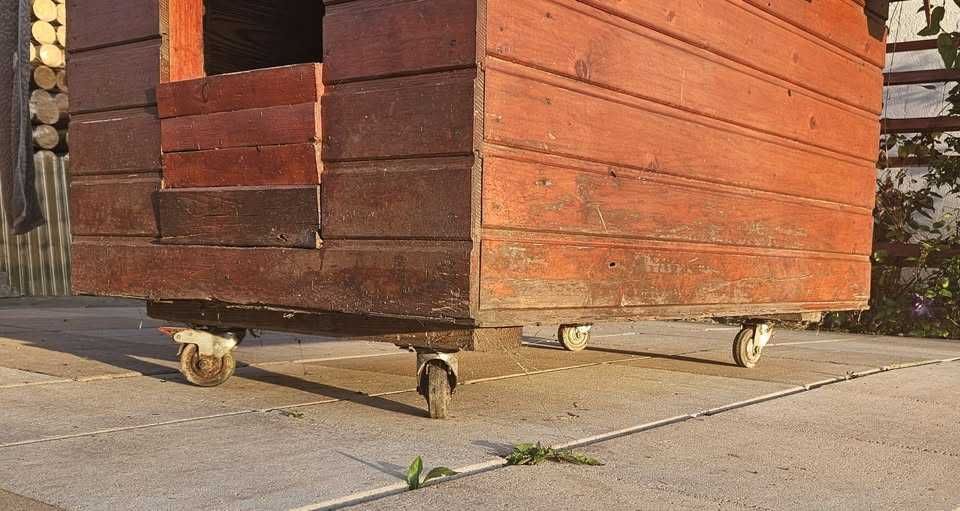 Cusca din lemn pentru caini