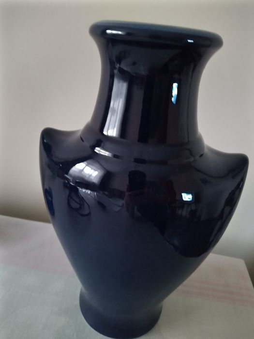 Фарфоровая ваза..