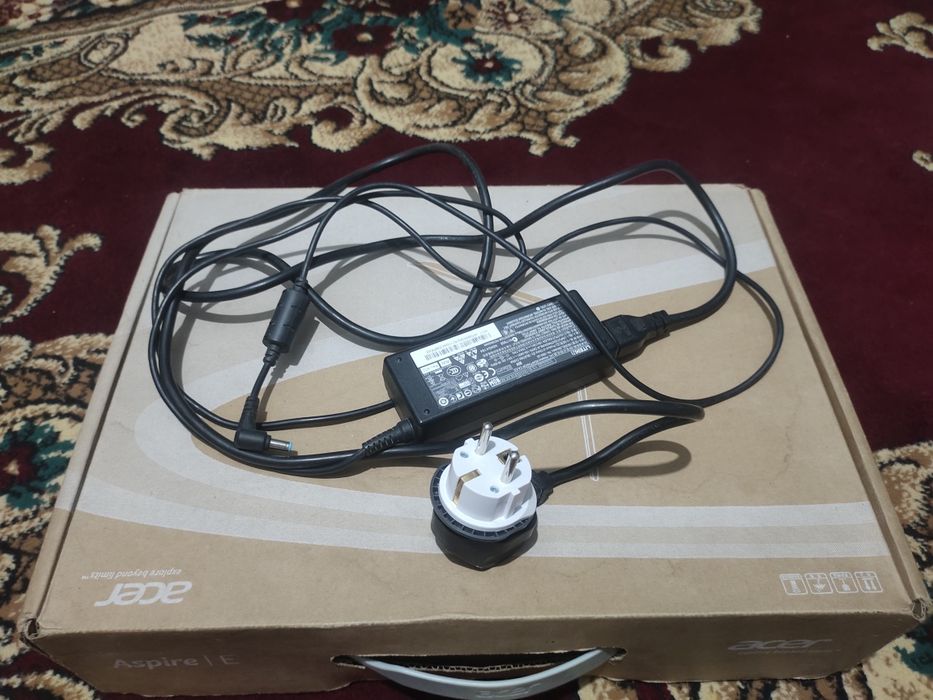 Noutbuk Acer 7 coray