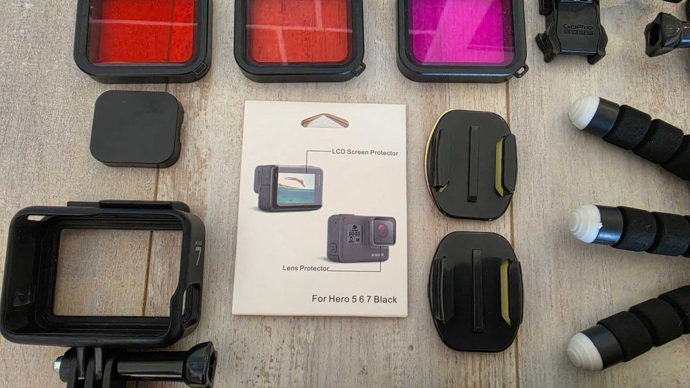 GoPro HERO7 Black + много аксесоари, подводен кейс и нагръден колан