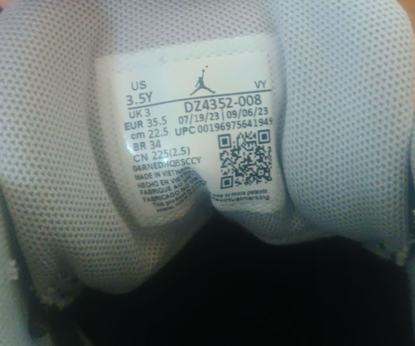 Оригинални детски маратонки Jordan Max Aura 5