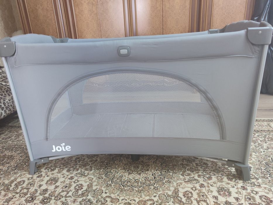 Продам манеж Joie