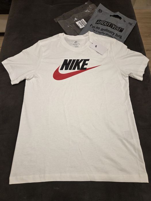 Тениска на Nike. ОРИГИНАЛНА!!!