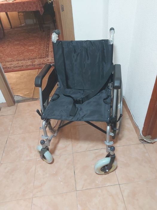 NOU! Cărucior pliabil VITEA CARE  pentru persoane supraponderale cu dizabilitati