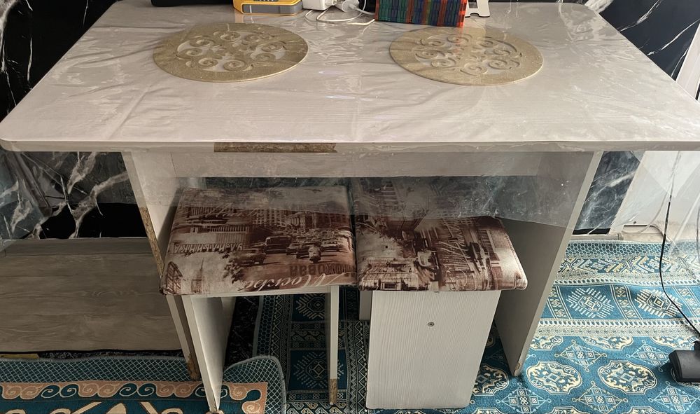 Стол орындық сатылпды,15000