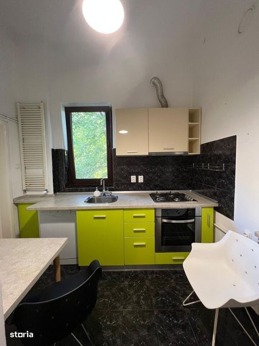 Apartament 4 camere de închiriat în vilă – Primăverii