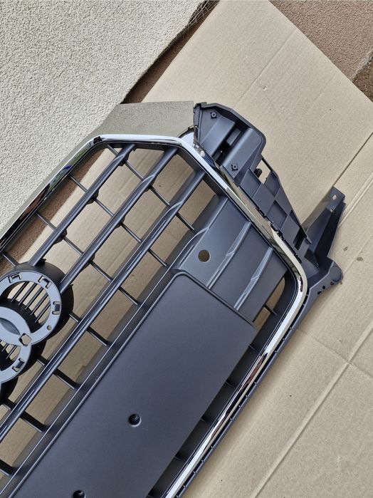 Grila centrala Audi Q3 facelift 2014-2018 NOUA AM