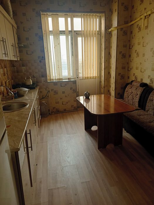 Andijon shahar eski shahar hududi holis klinikasi oldida