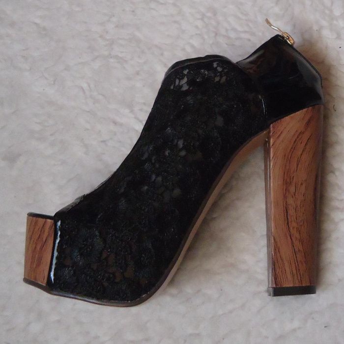 Botine dama negre dantela tocuri lemn 14 cm fermoar spate platforme