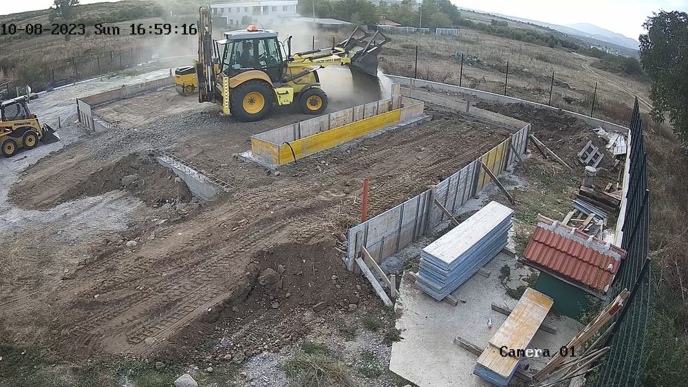 Услуги с багер, фадрома,валяк,четриосни самосвали БИК-СТРОЙ ЕООД