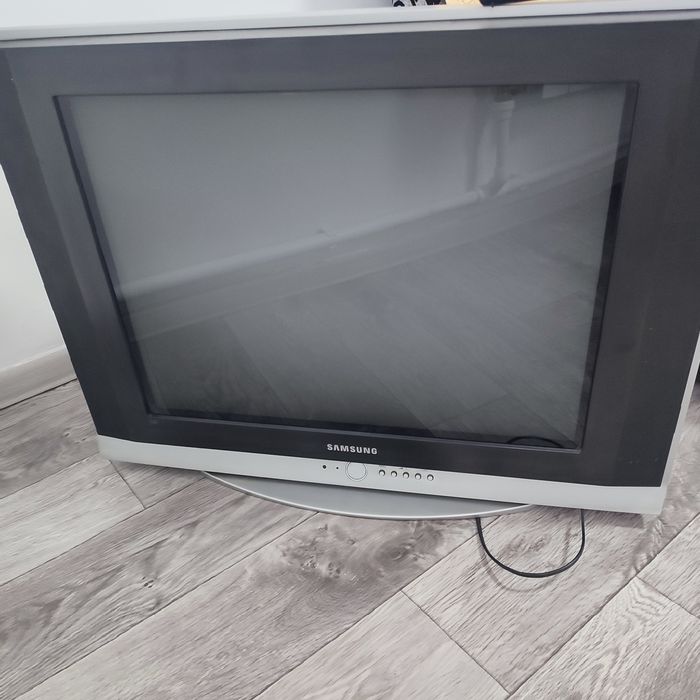 Продам отличный телевизор Samsung