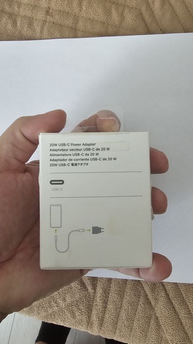 Зарядка на iphone usb-c 20W
