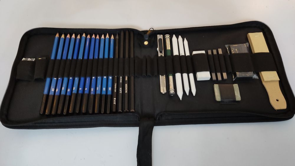 Продам набор для Рисования (эскизов)