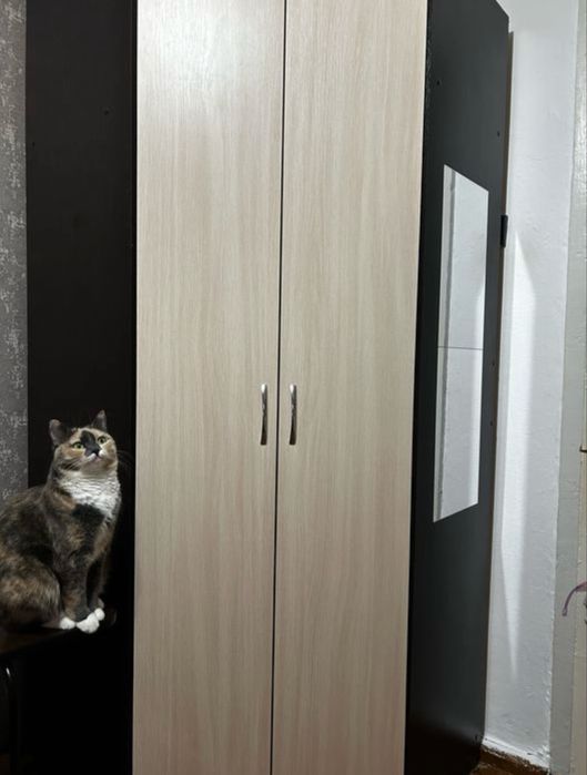 Продам угловой шкаф