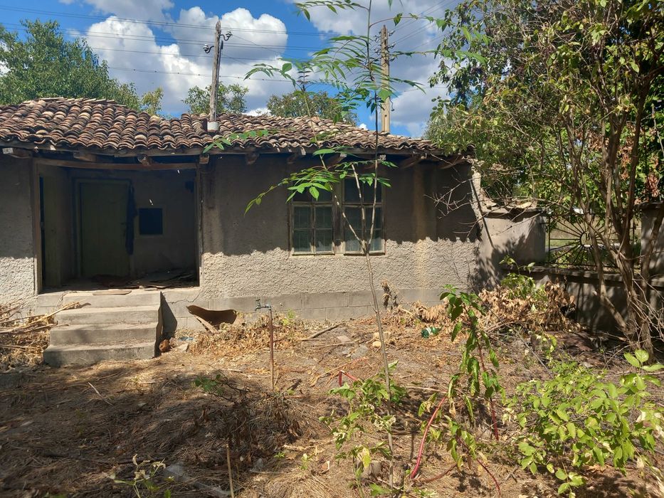 Място със стара къща