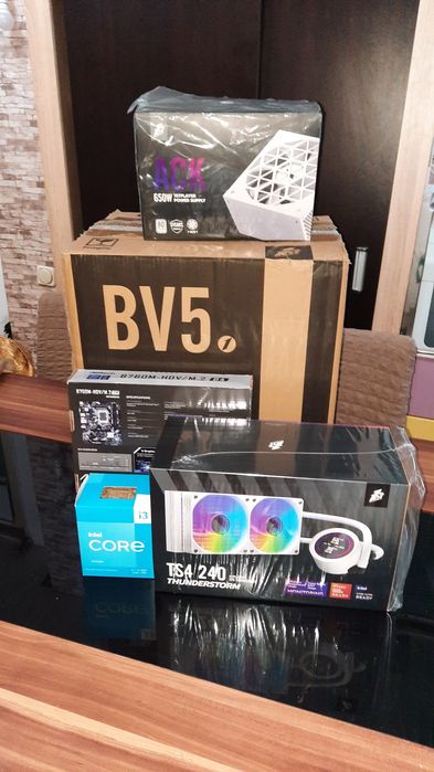 RTX 2060 12GB / i3-13100F / 16GB RAM / 512GB NVMe + 240GB SSD / Водно охлаждане / Геймърски компютър/ aRGB регулируеми вентилатори + дистанционно.
