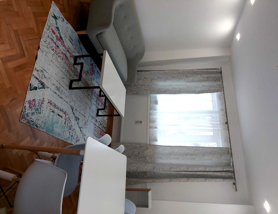 Дава се под наем Тристаен апартамент в София, Оборище - 70 кв.м за 816 € - Снимка #2