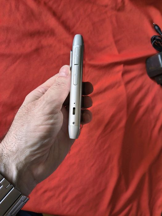 Nokia N8 N Series  ( codat Orange)