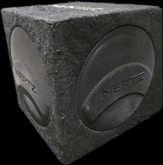 Продавам Hertz DBA 200.3 – активен субуфер 8", 110W RMS
