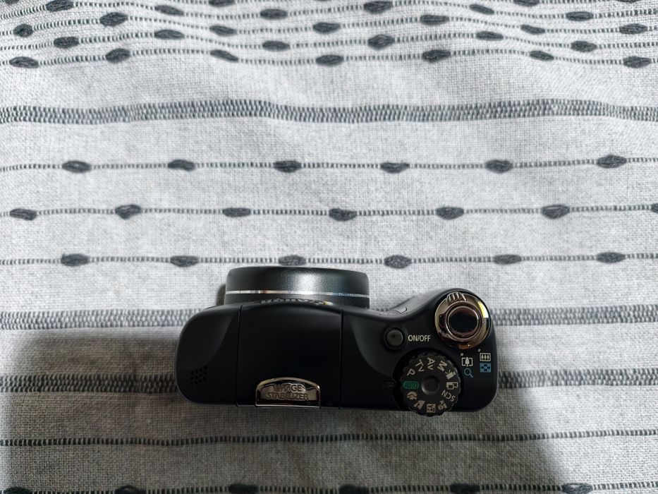 Canon PowerShot SX100 is