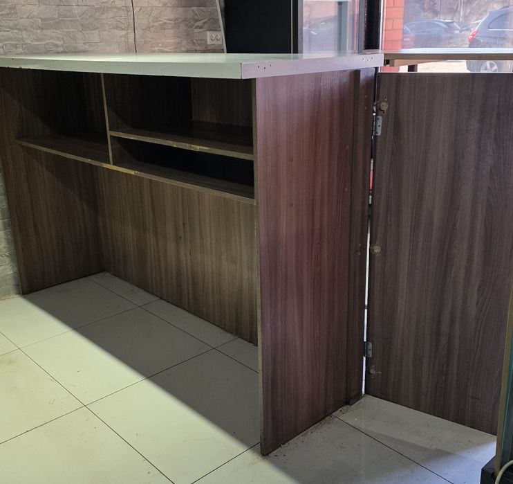 Продам полки (прилавки) две шт