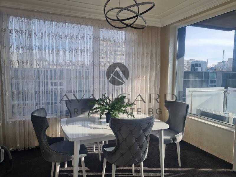 Продава се Тристаен апартамент в Пловдив, Кършияка - 121 кв.м за 1950 €/кв.м - Снимка #1