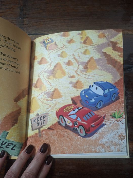 Carte pentru copii-,,Cars"Disney,ediție în engleză