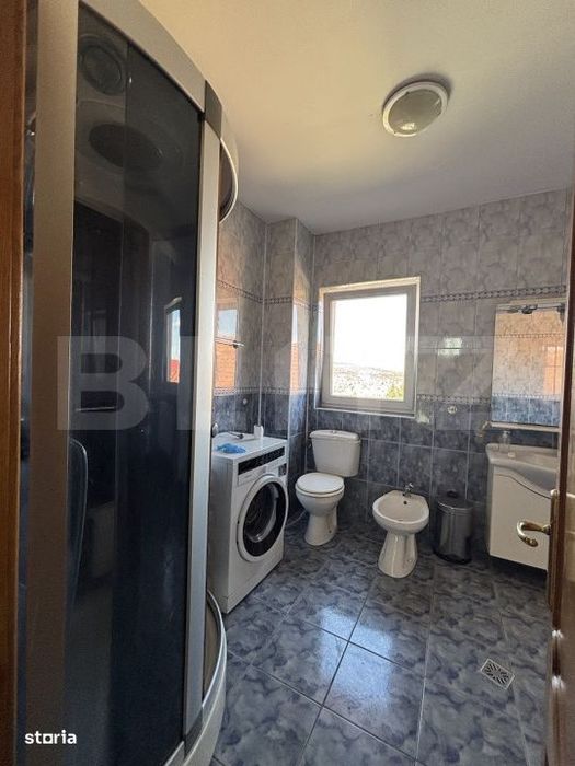 Casa de inchiriat, 8 camere, 800 mp, in Gruia langa stadion CFR