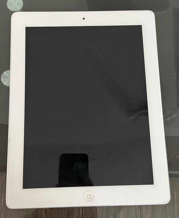 Продавам 3 броя Apple iPad 1-во, 2-ро и 3-то поколение!