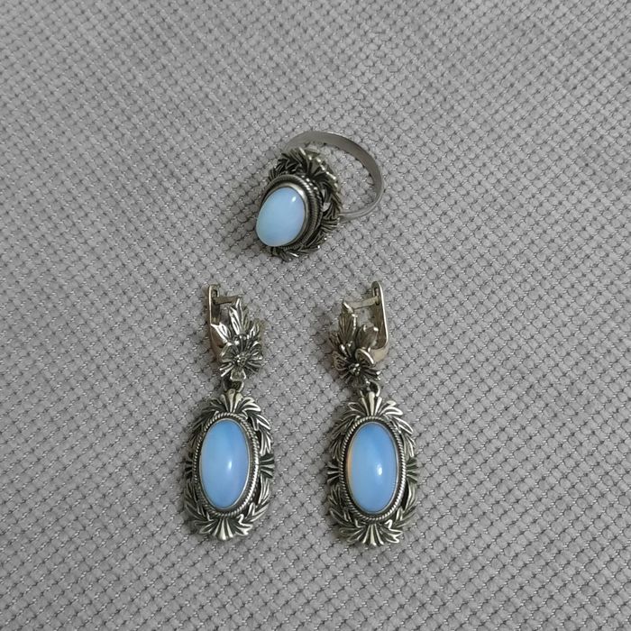 СРОЧНО и СО СКИДКОЙ! Продаю комплект с лунным камнем