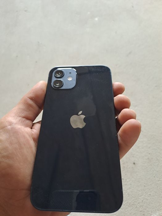 Айфон 12 сатылады