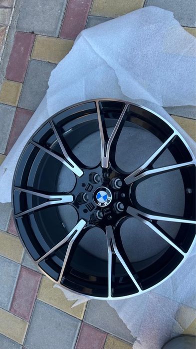 Диски на БМВ R19 x 9,5 ET35