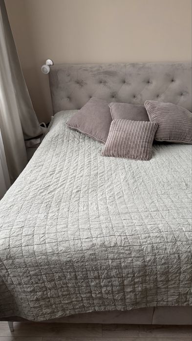 Тапицирано боксспринг легло от Еником