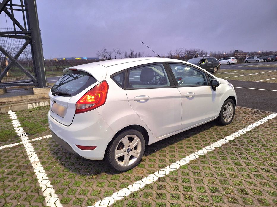 Vând Ford Fiesta, motor 1.4 diesel, stare foarte bună