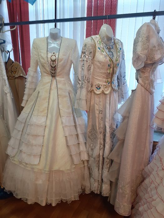 Платья платья платья