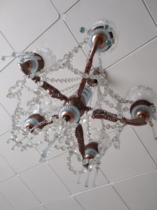 Люстра пятирожковая продается