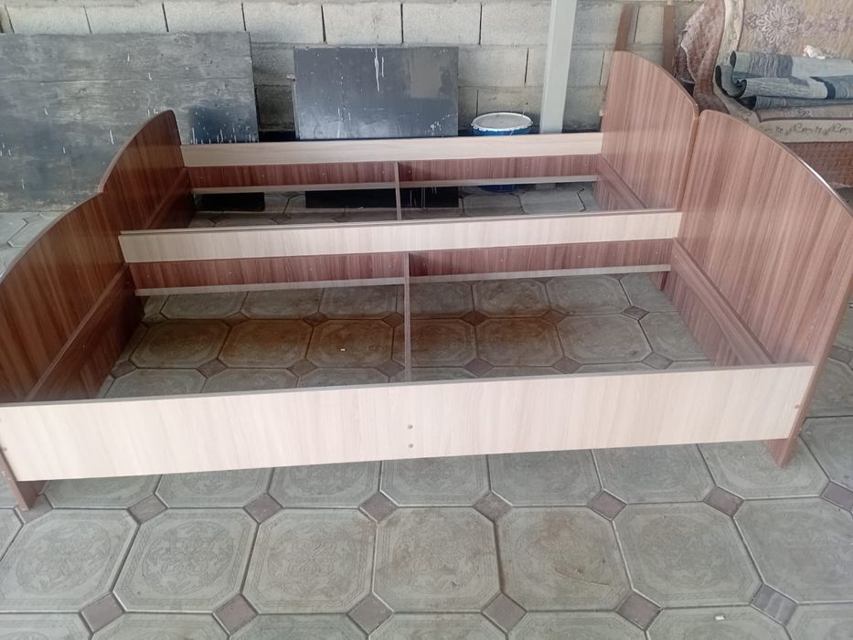 Продам кровати полуторки