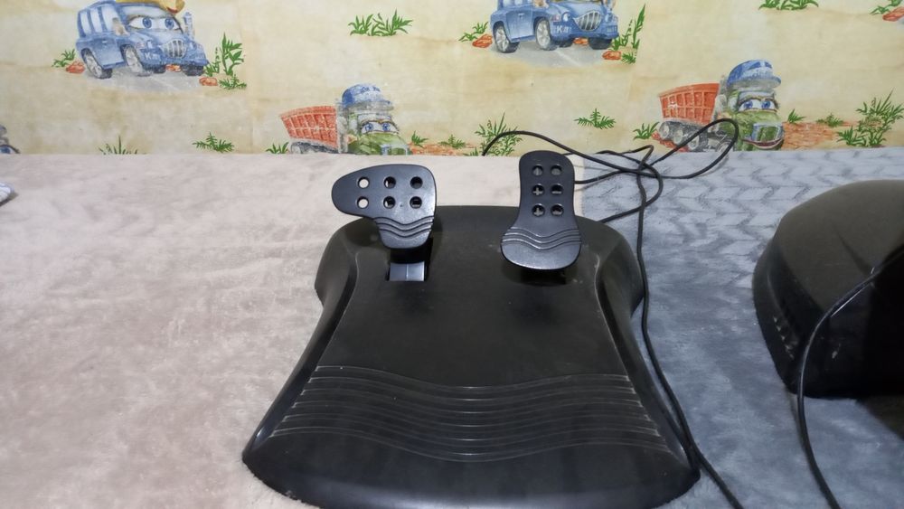 Volan Gaming Genius Speed Wheel + Pedale, Conexiune USB