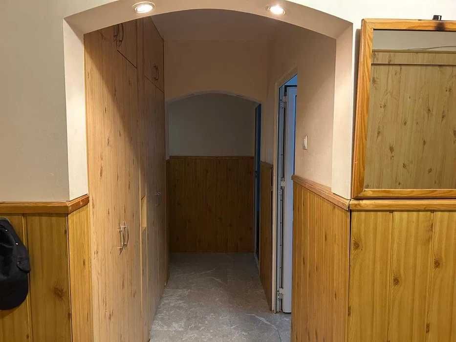 Inchiriere Apartament 2 camere Campina, b-dul Carol, et.2 /4, izolat termic