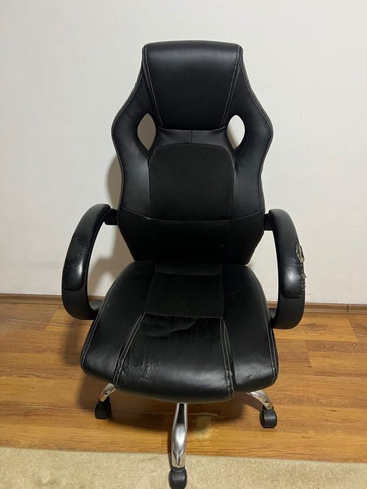 Офис стол удобен