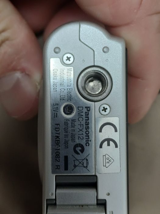 Panasonic Lumix DMC-FX12
Stare foarte buna
Are incarcator