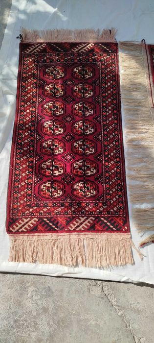 Antikvar Tuya junidan toʻqilgan qadimgi gilam holati a'lo darajada