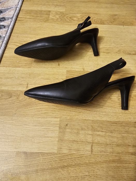 Pantofi dama din piele decupati