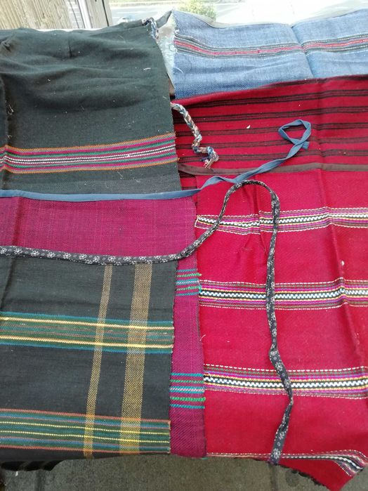 ръчнотъкани стари престилки, калъфки и торби