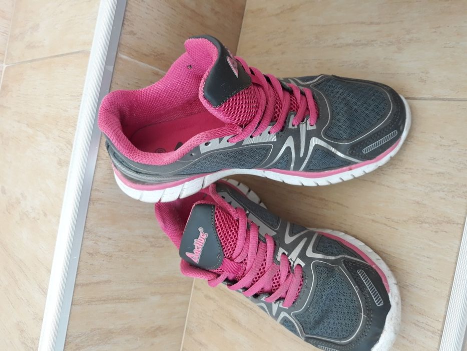 Маратонки 30лв,  сандали с платформа N-37 цена 18лв