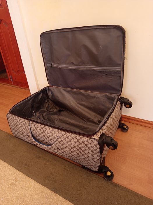 Большой чемодан . Супер .