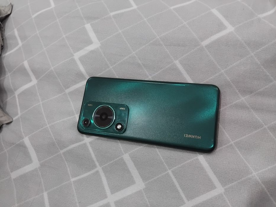 Хуавеи нова ю71 128гиг,