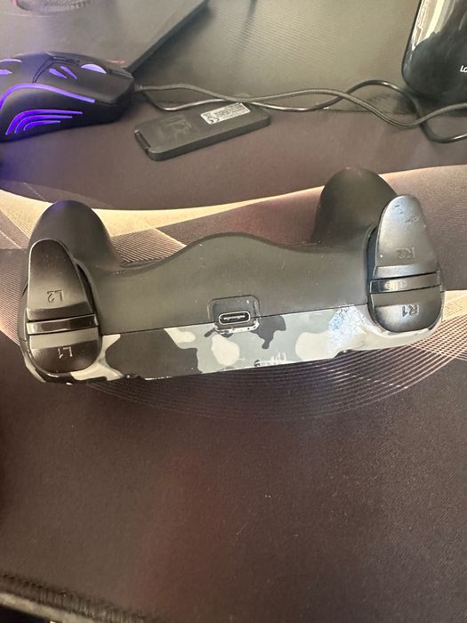 Продам джойстик для пс 4