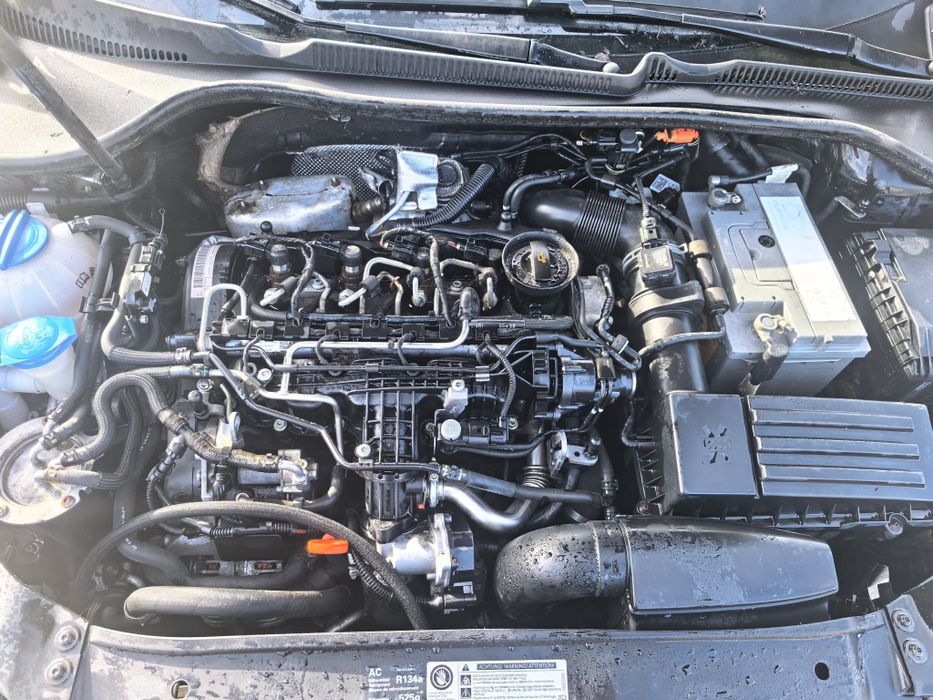 Продавам голф 6 на части