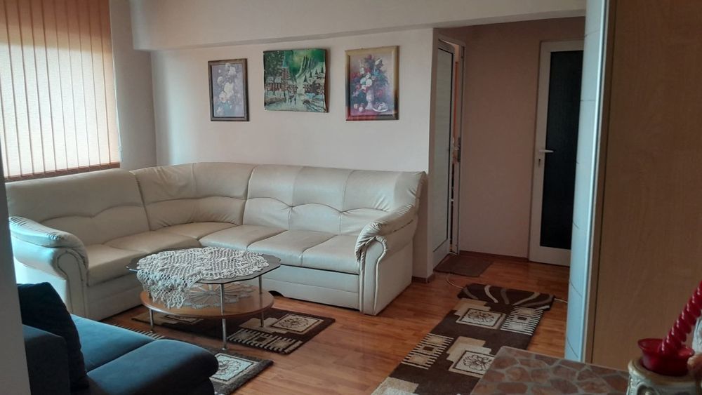 Apartament 2 camere Ineu centru etaj 4